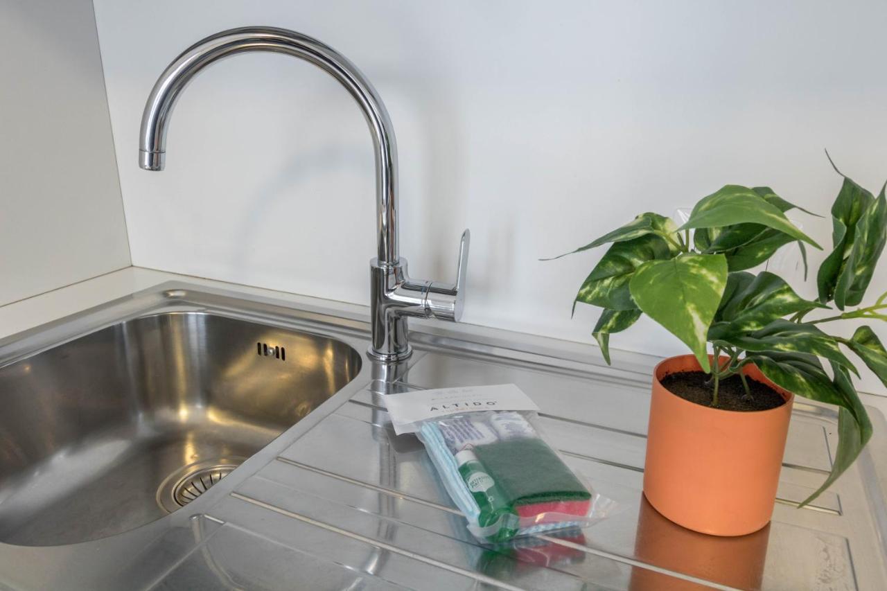 Joivy Superb Flat For 4 With Balcony Near Milano Centrale Lägenhet Exteriör bild