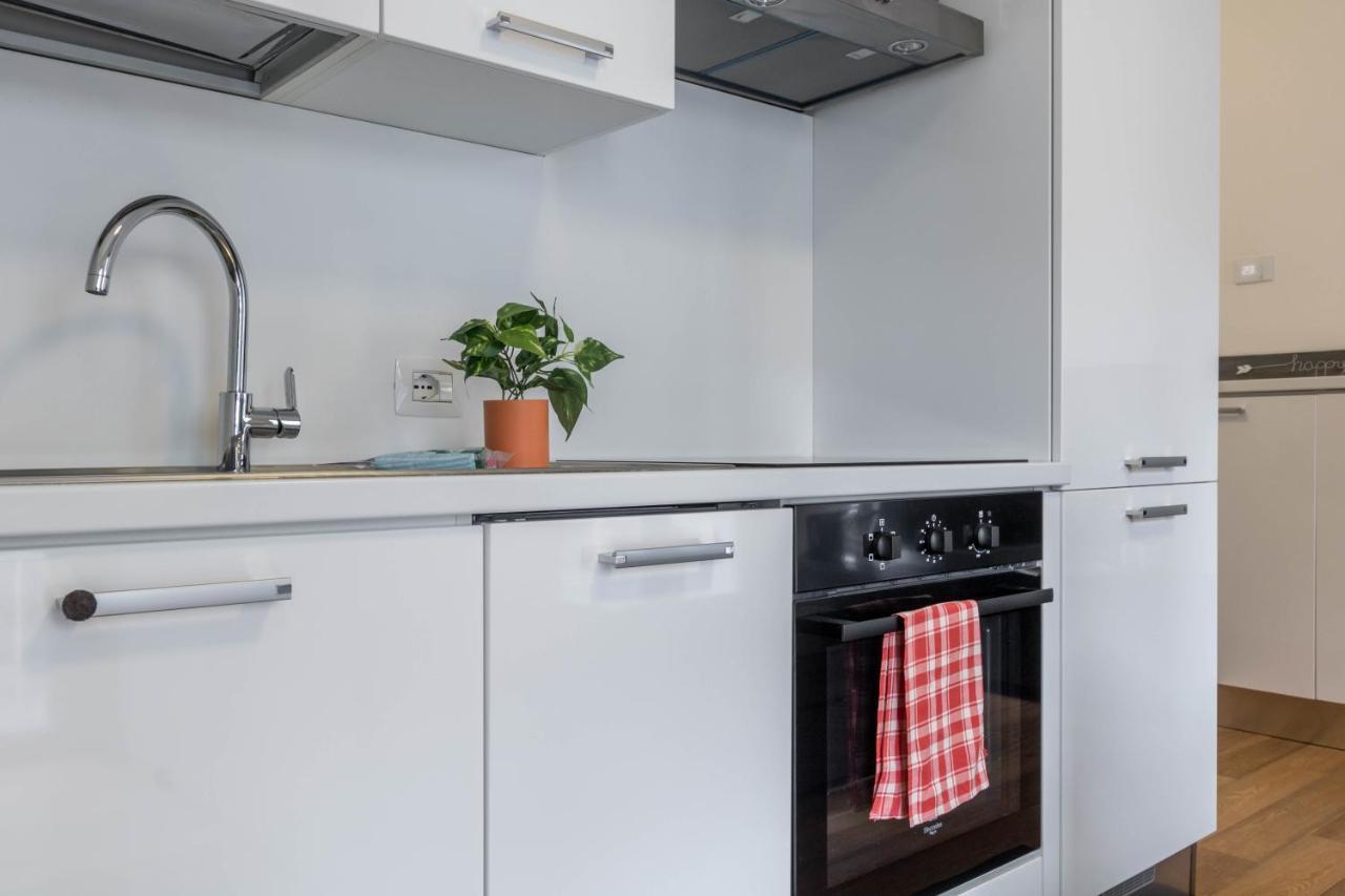 Joivy Superb Flat For 4 With Balcony Near Milano Centrale Lägenhet Exteriör bild